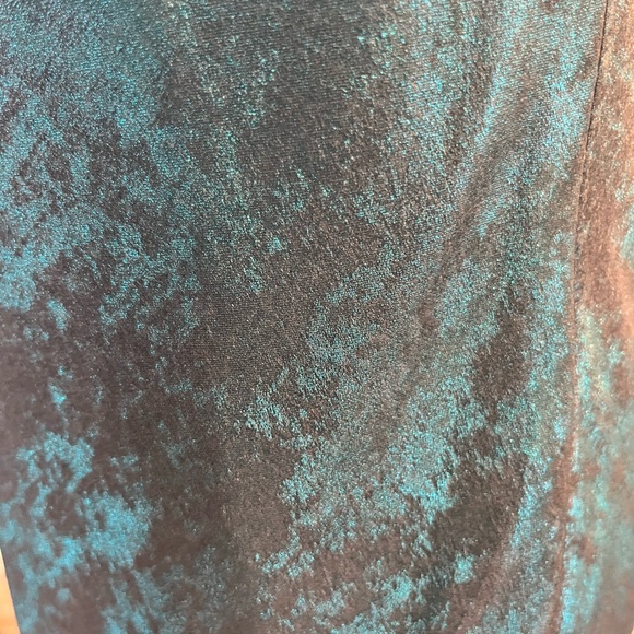 Size 10 stunning gown by Aidan Maytox - Picture 6 of 10